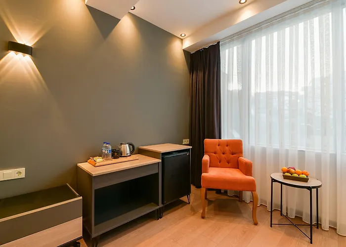 לינה וארוחת בוקר Rise 3*