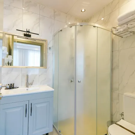 Alojamento de Acomodação e Pequeno-almoço Rise 3*